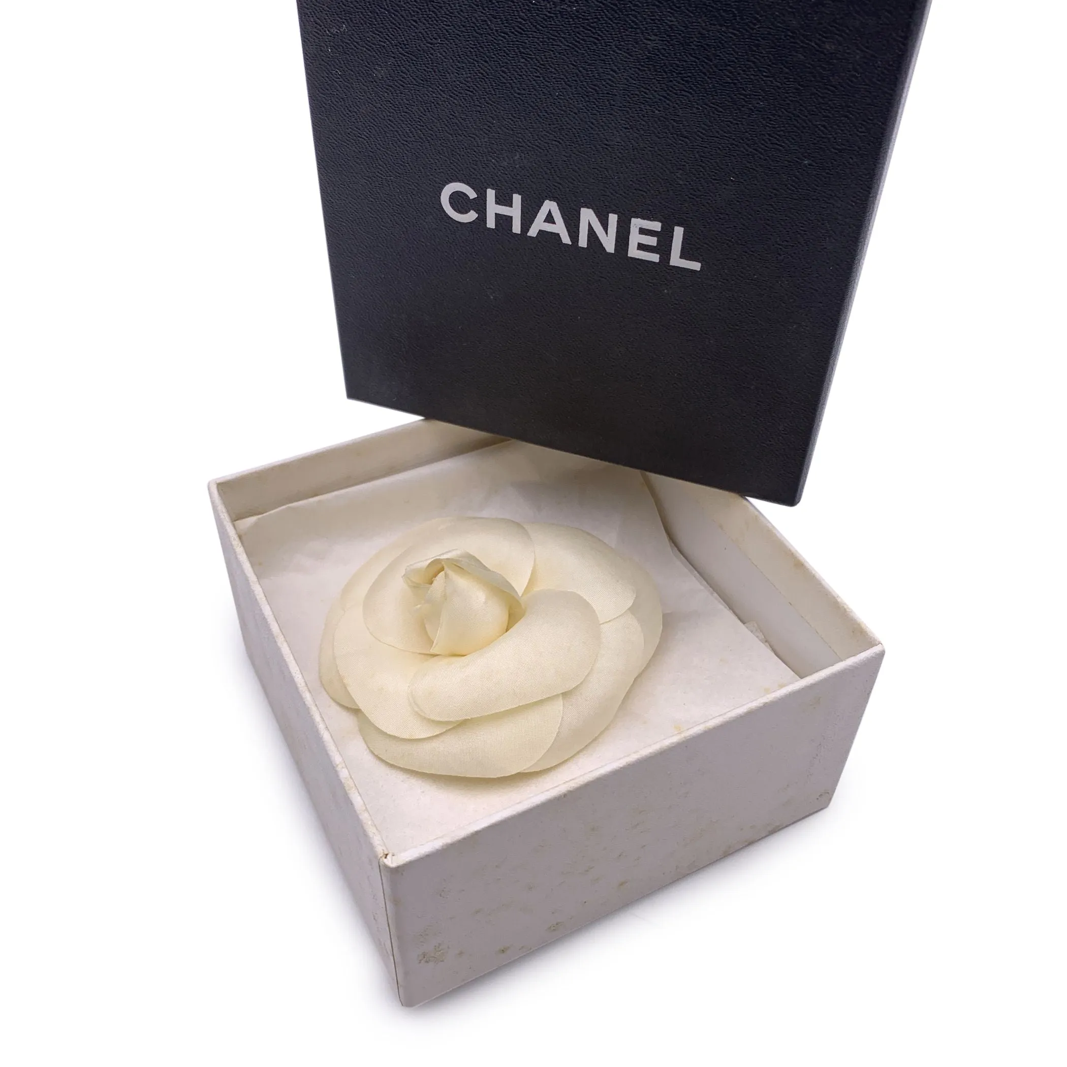 Chanel Vintage White Cloth Flower Camelia Camellia Brooch Pin