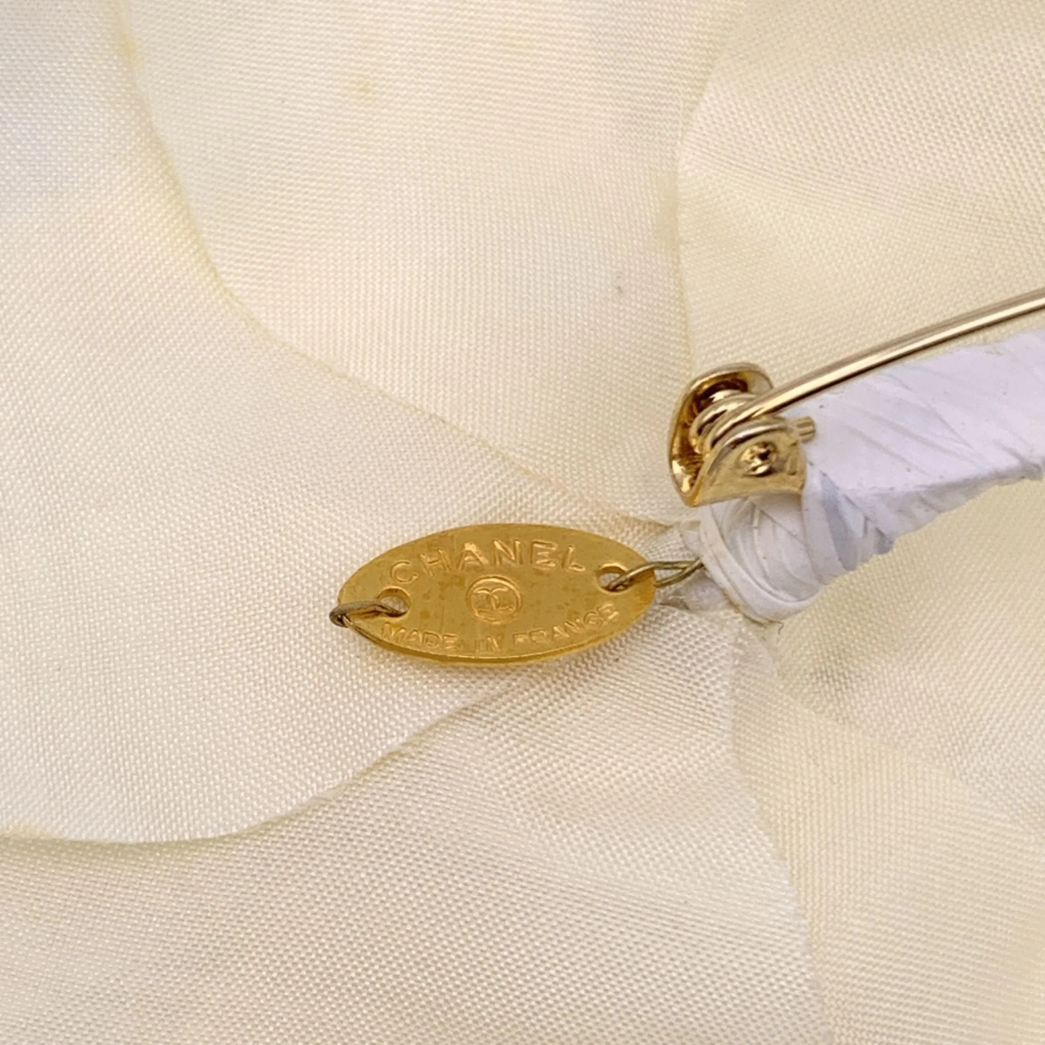 Chanel Vintage White Cloth Flower Camelia Camellia Brooch Pin