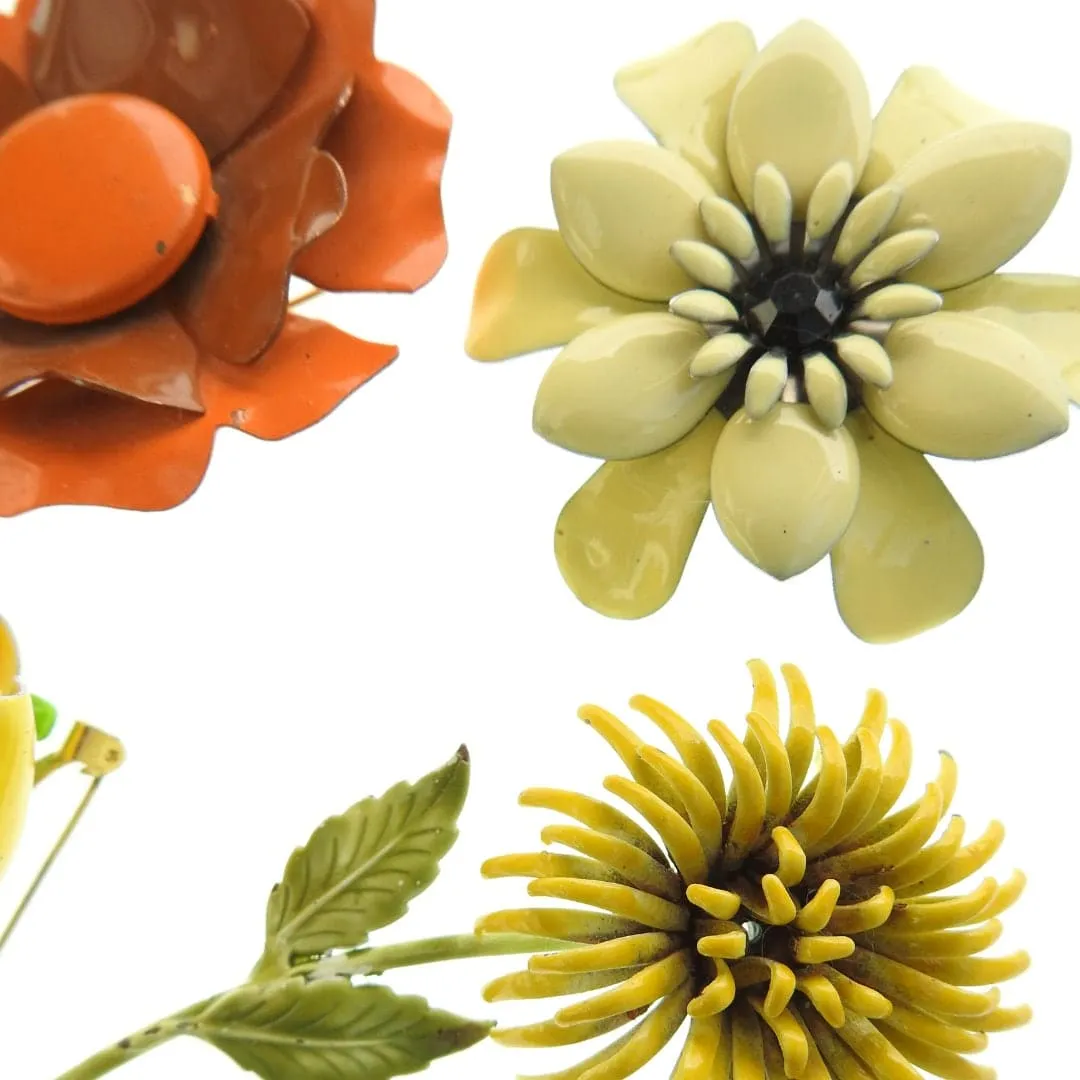 Vintage flower brooches and pins set