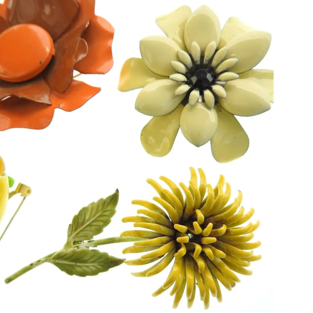Vintage flower brooches and pins set